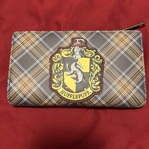Loungefly Harry Potter Hufflepuff wallet